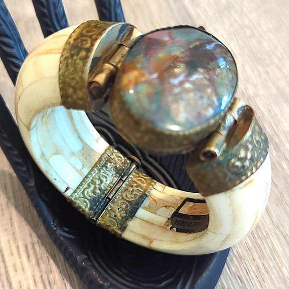Vintage Bone Brass Agate Stone Bangle - Picture 3 of 14